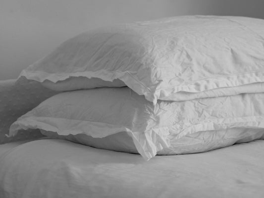 Oreiller Confort Plus – 100% Coton | Garnissage Fibre Siliconée 900g
